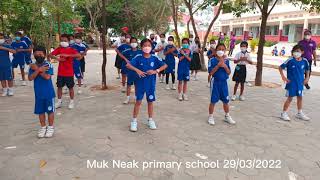 Sports at Muk Neak primary school.students \u0026 teacher. សិស្សថ្នាក់ទី៥ហាត់សមដើម្បីចូលរួមទិវាកីឡា