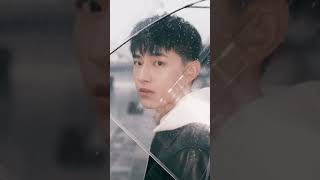 【Tik Tok】帥哥 下雨天 撐傘 男模 對視 | 抖音