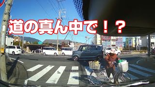 老人の自転車は思いもよらない動きをする