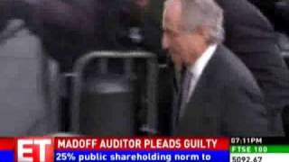Madoff auditor pleads guilty and apologizes