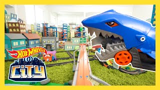 CAR EATING SHARK ON THE LOOSE in Hot Wheels City!🦈😱 | New News | @HotWheels