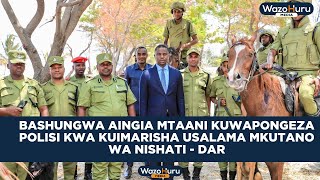 BASHUNGWA AINGIA MTAANI KUWAPONGEZA POLISI KWA KUIMARISHA USALAMA MKUTANO WA NISHATI - DAR