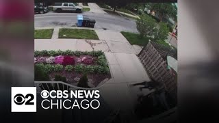 People seen running from police in Chicago's Portage Park neighborhood
