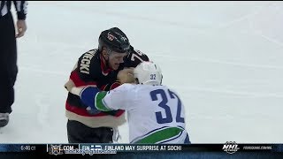 Dale Weise vs Mark Borowiecki Nov 28, 2013