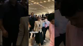 Shah Rukh Khan wife Gauri Khan and daughter Suhana Khan at airport 🔥 #shahrukhkhan #shorts