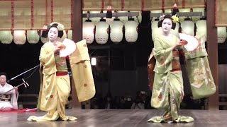 京都　東山花灯路　八坂神社　舞妓さんによる奉納舞踊（祇園東　富久春さん（叶和佳）、叶紘さん、豊壽さん（地方））　2016年　dance by Maiko at Yasaka shrine, Kyoto