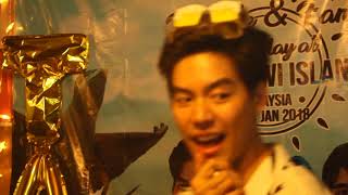 [FANCAM] 180120 Uptown Funk (Mark Ronson ft Bruno Mars ) - TaeDarvid (ft TeeJaruji) @ Langkawi Trip