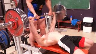 Raw bench press 230 kg