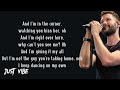 Dancing on My Own - Calum Scott (Lyrics)