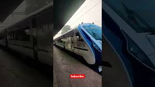 New Express train 🚆 Vande Bharat Express Run to Uluberia Station At 6:45 am #shortvideo #viral