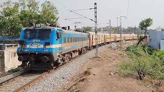 Shrill honking Guntakal WAG-7 hauled 07586 - Guntakal - Chikjajur Passenger Special near #Ballari Jn