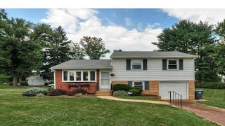 105 COLLEGE AVE, COLLEGEVILLE, PA Presented by Andrea Szlavik.