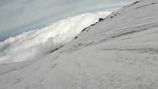 富士山吉田大沢滑降！バックカントリーシーズンを締めくくる富士山山頂から大滑降