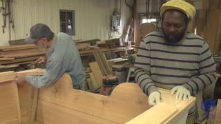 Building the TotalBoat work skiff - How to prep and apply varnish (Episode 34)