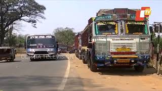 Private buses parked at NH roadside cause traffic jam in Jeypore; locals demand action