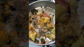 HOW TO COOK SANIYA DA-JAJ(ARABIC FOOD)