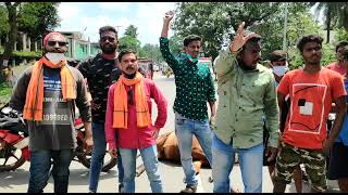 Bargarh Bajrang Dal blocked the National Highway at Ambapali. Against the Municipal Administration..