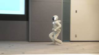 走るASIMO