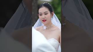 《闪婚后，冷面总裁狂心动》[💞新剧 ] 联姻当天，冷面总裁为救秘书当场逃婚，我在众人嘲笑中带上钻戒，怎料婚约到期，总裁竟不愿放手了！#短剧 #甜宠 #复仇 #爽剧