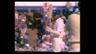 ENGLAND v AUSTRALIA 1st TEST MATCH DAY 3 HEADINGLEY JUNE 15 1985 TIM ROBINSON IAN BOTHAM ALLAN LAMB