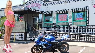 Girls on Rollerskates serving food - Friscos Carhop