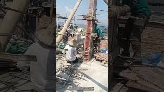 The process of assembling formwork for concrete columns