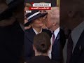 donald trump જ્યારે melania trump kiss કરવા ગયા હૅટ વચ્ચે આવી ગઈ