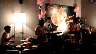 Tokyolite - Hello (Live at Dapur Geulis)