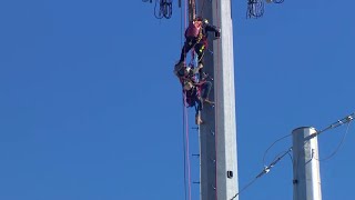 Workers rescued from tower amid rescue that shut off power to thousands in Burleson