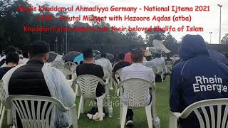 Khuddam listen despite rain the Current Khalifa of Islam - Majlis Khuddam ul Ahmadiyya Germany