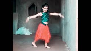 Cute Girl Dancing on Param Sundari || Param Sundari ||