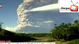 Volcanic eruption at Sangeang Api in Indonesia keeps Darwin flights grounded (amateur cam)