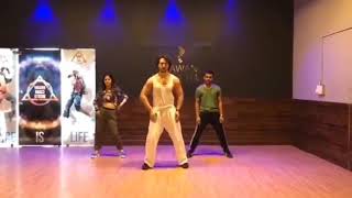 Tiger Shroff Amazing Dance Video || Tiger Rules official