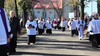 Pogrzeb ks. Stanisława Grada - kondukt żałobny