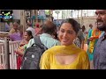 Sharvari Wagh visits Siddhivinayak Temple along with parents as her film Munjya crossed 100 CR mark