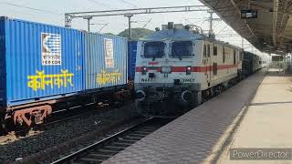 Two skipping actions at Uruli kanchan railway station || Enjoy the raw sound 🔥🔥 #Indian railways