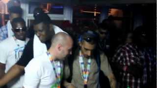 Kromestar playing his track \