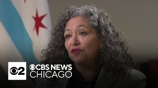 CBS 2 asks Chicago city official why migrants are being evicted from shelters