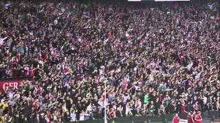 Elvis Manu geniet van Feyenoord-Legioen