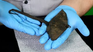 Shaking Hands with the Past: Medieval Season, Episode 1 - Archer's Bracer