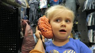 KidCity Family Visits a Halloween Store!