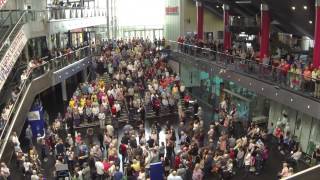 1000 voice choir | David Lang's 'Crowd Out' in 3 minutes | Birmingham Contemporary Music Group