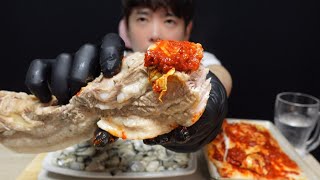 Boiled pork and spicy kimchi eating show