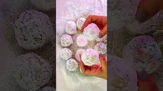 glitter, gym chalk cornstarch and confetti balls ⚪⚪⚪ #asmr #oddlysatisfying #gymchalkasmr