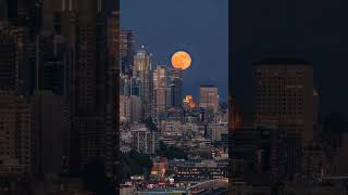 Moonrise over city, did you notice the traffic at the bottom? #moonrise #dslr  #timelapse