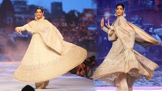 Sonam Kapoor's Graceful Dance As She Walks The Ramp At Bombay Times Fashion Week 2019