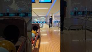 กันต์เล่น Bowling เป็น trick shot ที่ Mega bangna