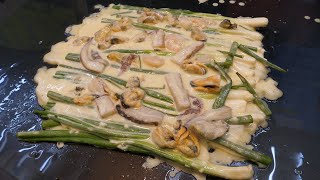 5000원 해물파전, 감자전 / Welsh onion pancake (pajeon), potato pancake - korean street food