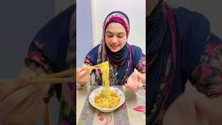 চপষ্টিক দিয়ে নুডুলস খেলাম এই প্রথম #viralvideo #food #dailyvlog #vlogsvideo