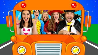 Wheels on the Bus - on Halloween! 🎃 Nursery Rhymes & Kids Songs